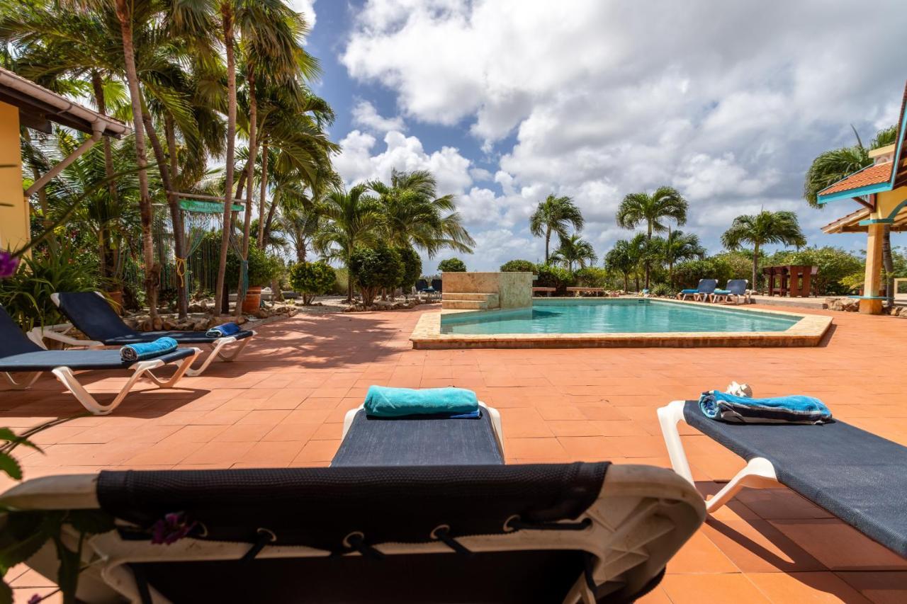 Goood Resort Kralendijk  Bagian luar foto