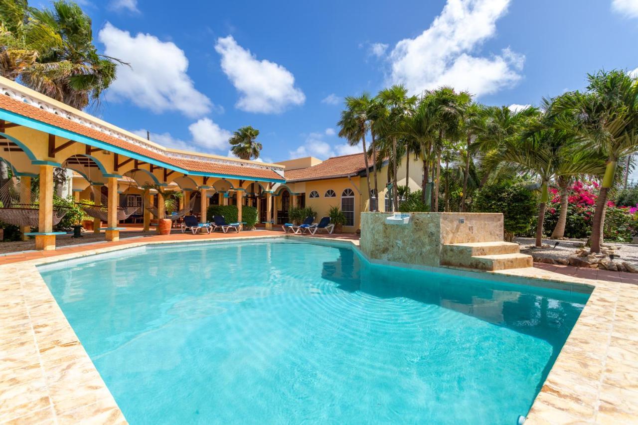 Goood Resort Kralendijk  Bagian luar foto